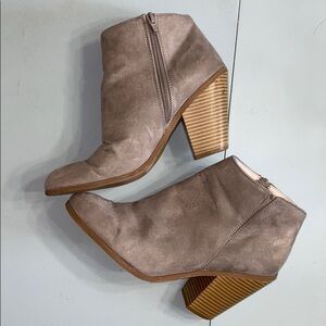Banana Republic Jodie/Yara ankle booties